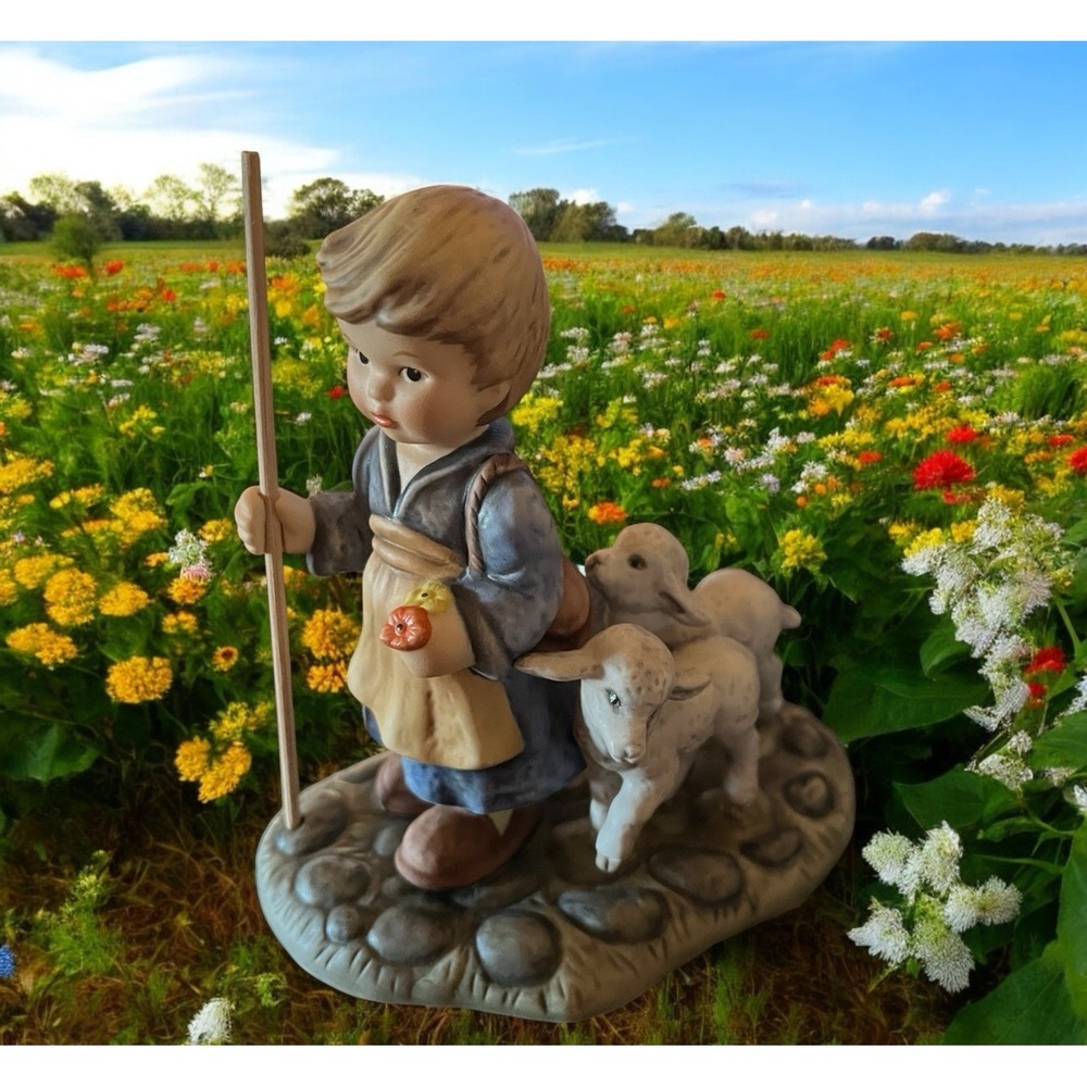 Goebel O Come All Ye Faithful Young Boy Shepherd Figurine 1997 BH 51 Vintage‎